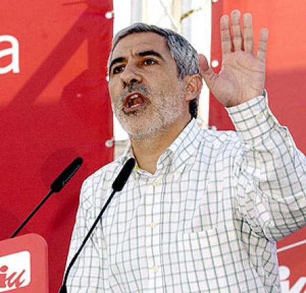 Llamazares acusa al PP de que con su propuesta de reforma fiscal intenta "ocultar los nuevos privilegios para los ricos dando migajas al trabajador"