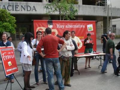 Cayo Lara condiciona un apoyo de izquierda unida al PSOE a que se produzca un claro giro a la izquierda en el modelo económico que defiende