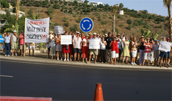 Vecinos de Velilla protestan por el estado de la zona
