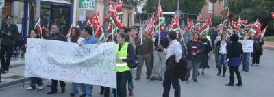 Trabajadores del servicio de ayuda a domicilio en Almuñécar se manifestan por impagos