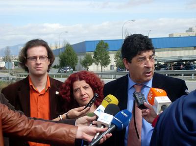 Valderas, en Granada, considera "engañosas" las medidas fiscales del PSOE