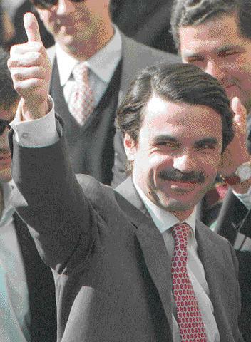 Aznar cobrará 200.000 euros por asesorar a Endesa. Felipe González cobra algo menos por asesorar a Fenosa