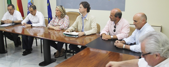 IU de Almuñécar ha entregado un escrito al Delegado de Turismo y a la alcaldesa pidiendo entendimiento para afrontar los grandes retos del municipio en el futuro más cercano