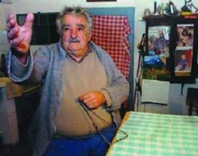 No dejaron entrar a Pepe Mujica a recepción oficial del presidente paraguayo por lucir como "una persona común"